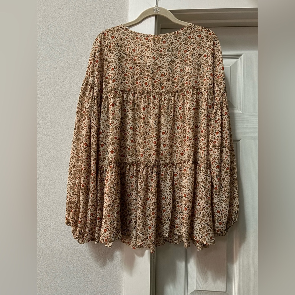 Elegant Floral Blouse - Cream and Brown - Picture 5 of 11